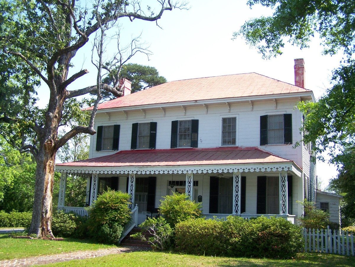 GADeptofTrans's tweet photo. The Historic Effngham-Ebenezer #ScenicByway allows motorists to travel along 60 miles of oak-lined streets, rolling grasslands, and beautiful river vistas. Read about the history in the Fall issue of the #GeorgiaMilepost -
https://t.co/FHG2VWPkew
@GeorgiaDOTSE https://t.co/4muG2klylU