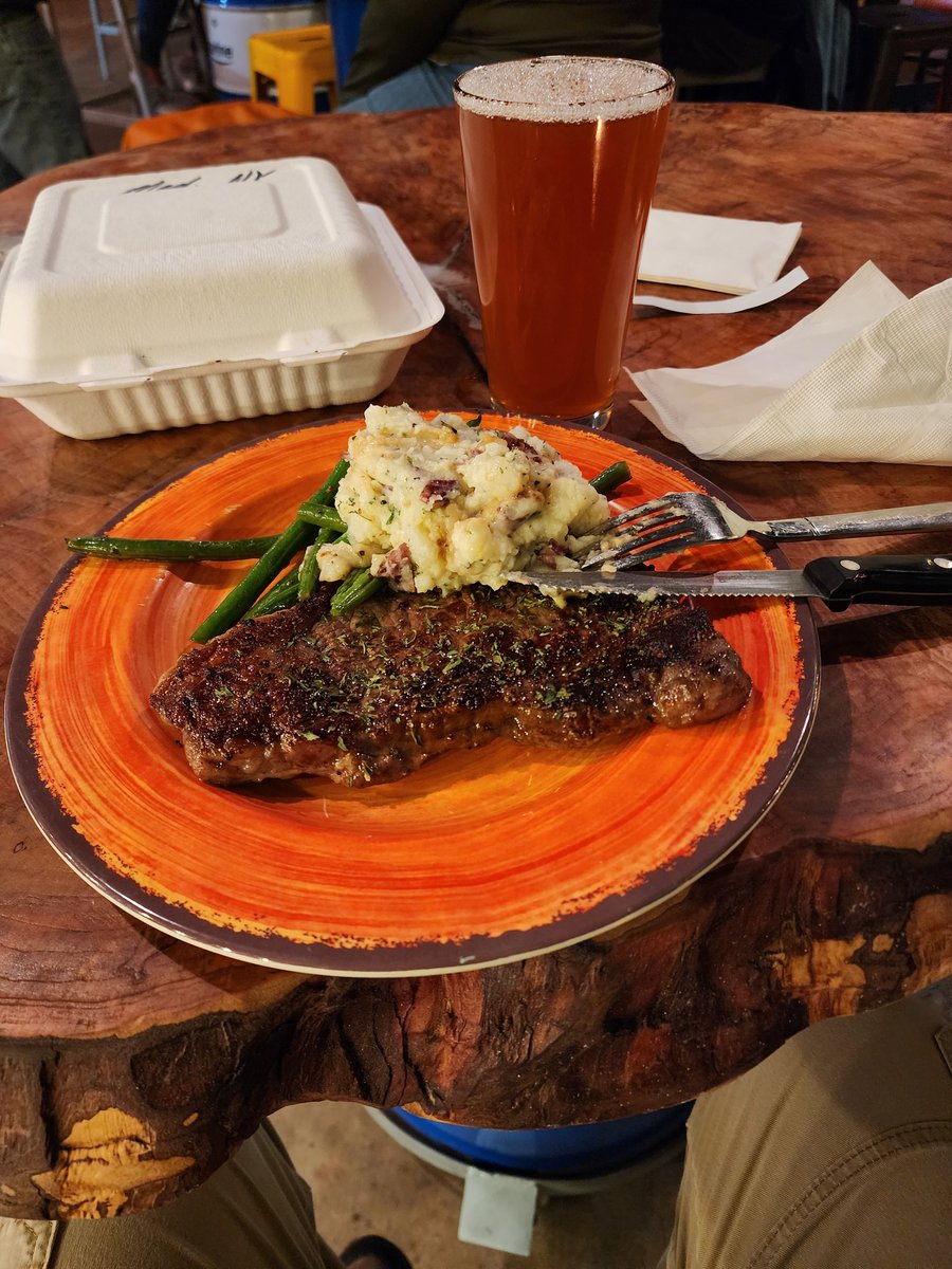 FishLikesFlicks's tweet photo. Monday night - and that means Steak Night at Ice House Brewing #ColonialBeach https://t.co/Iabdr3v04y
