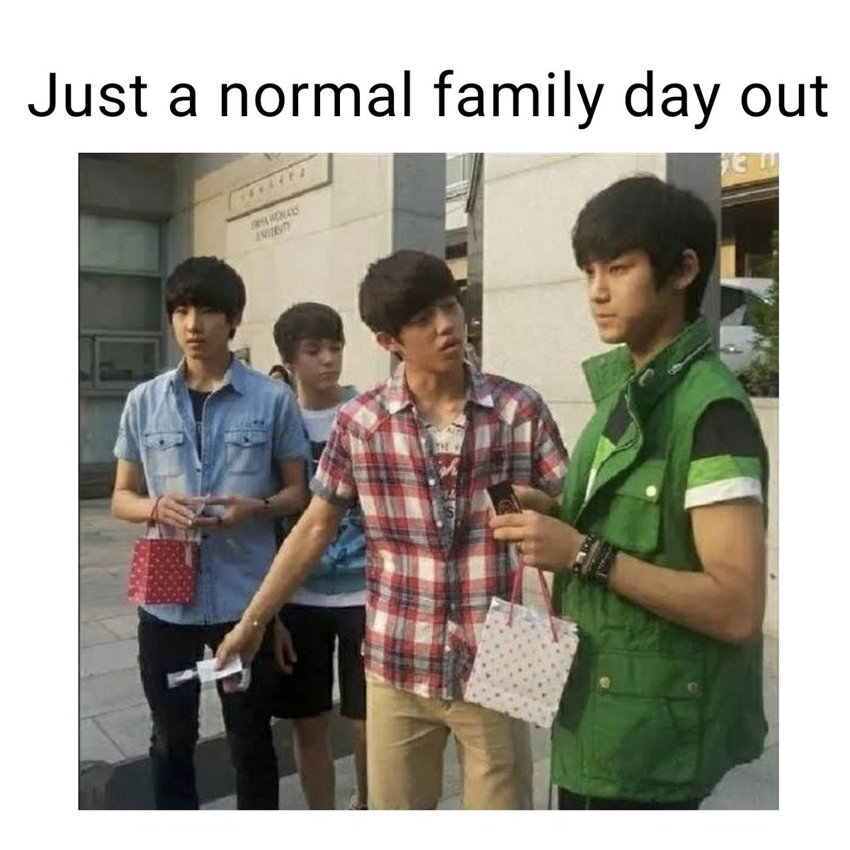 SVT_MemesForFun's tweet photo. Just a normal day for #SVTHIPHOPLINE https://t.co/HfVKQakeG8