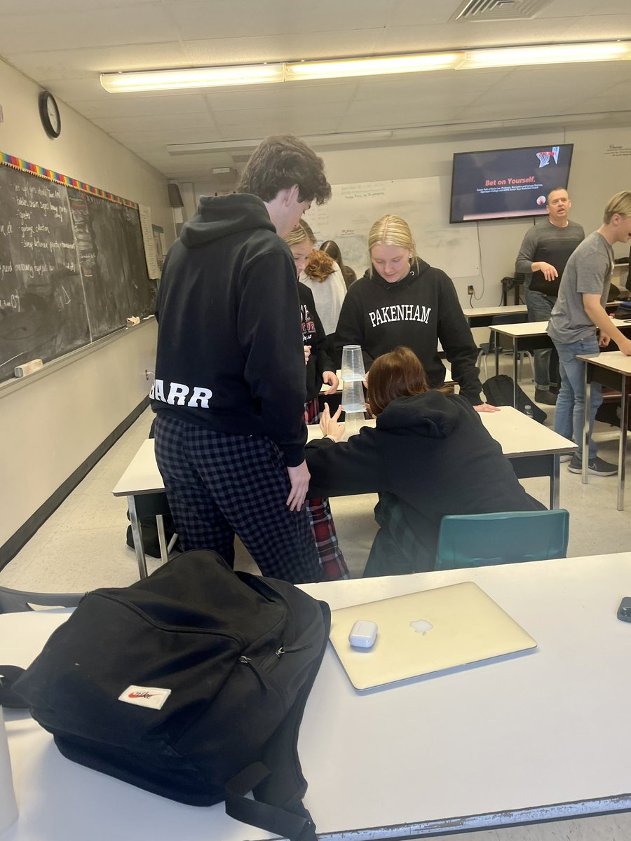 missbarr8's tweet photo. Lucky to have Coach Kev in to our PLF4M: Recreation and Healthy Active Living Leadership class today to talk about his career and where he came from @AlmonteDHS @Kevinandsteph44 https://t.co/QUiK4jUCFL