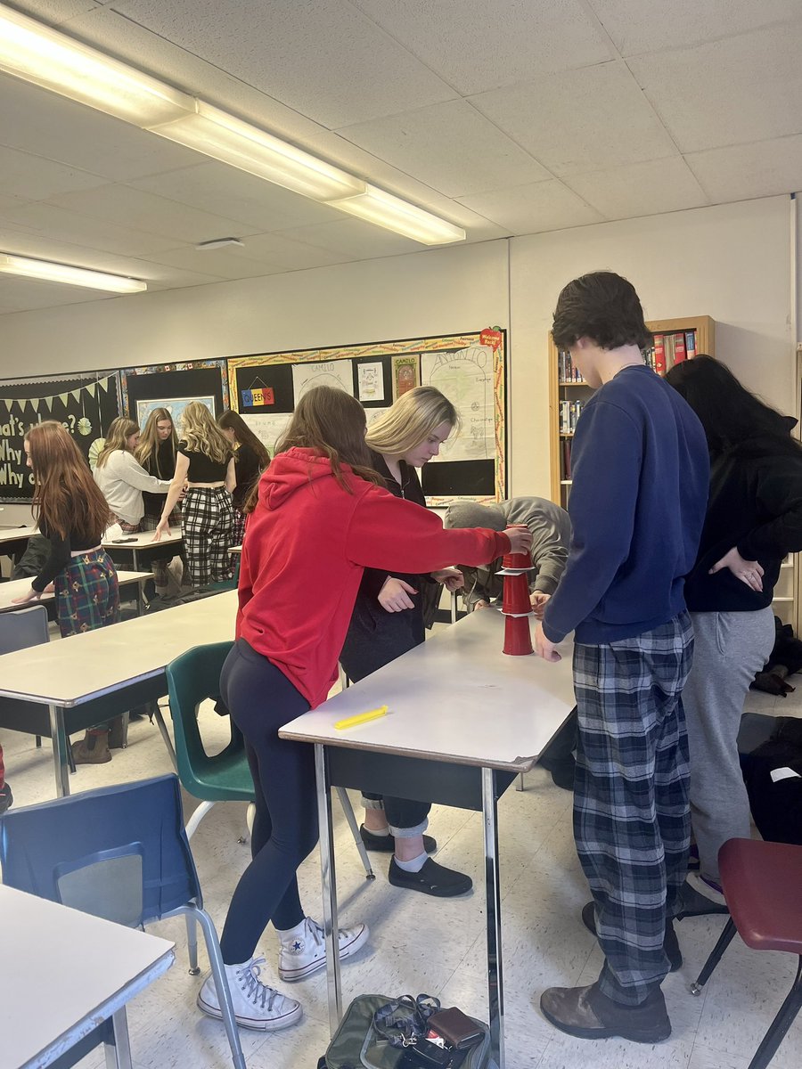 missbarr8's tweet photo. Lucky to have Coach Kev in to our PLF4M: Recreation and Healthy Active Living Leadership class today to talk about his career and where he came from @AlmonteDHS @Kevinandsteph44 https://t.co/QUiK4jUCFL