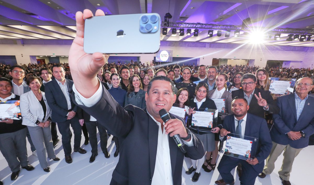 diegosinhue's tweet photo. 🧒🏻👧🏻En el evento #TalentGo fue un gusto ver a tanto líderes y lideresas que actúan y trabajan por construir un mejor futuro para su desarrollo, para sus familias y sus comunidades, y esto es una muestra de que la juventud puede hacer de lo ordinario algo extraordinario. 1/2 https://t.co/mlkzS7Mw9i