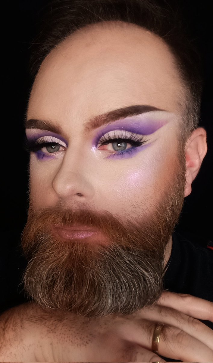 Not entirely sure what I was going for it's been so long since I did makeup