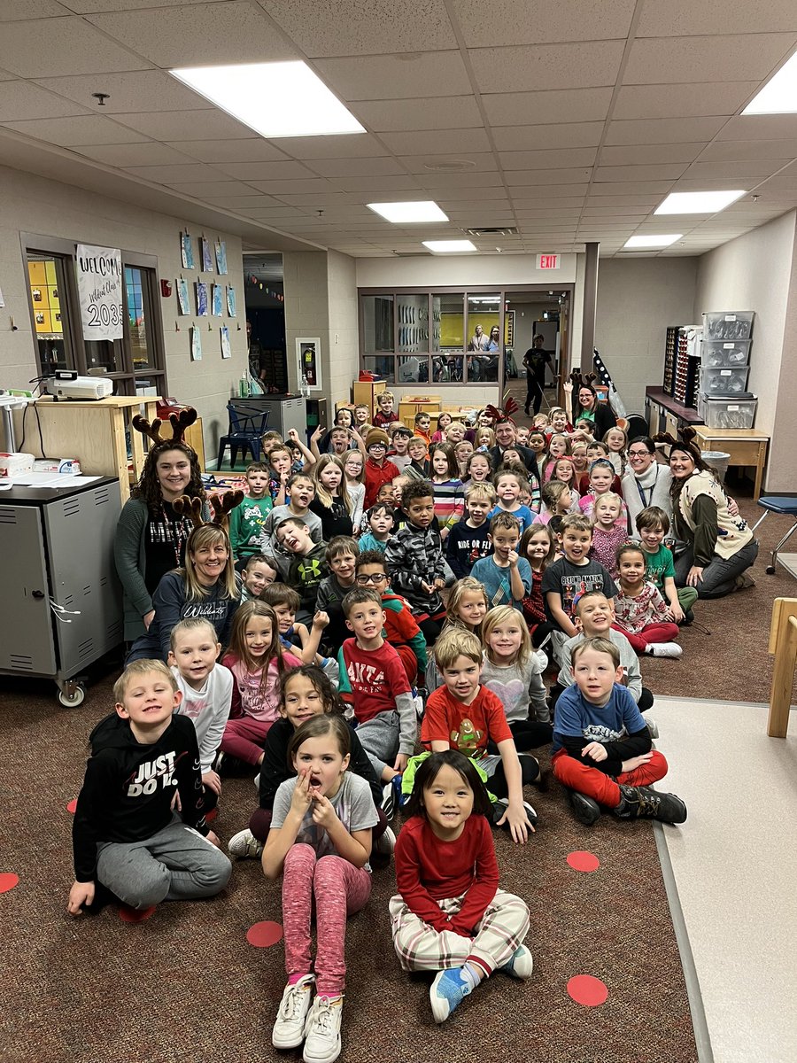 Courtney Manzitto tweet media