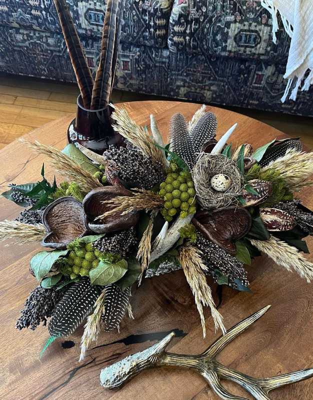 LhrManhim's tweet image. With Christmas right around the corner, it's the perfect chance to pick up some decor to transition your space. Make sure you stop by Pine Cone Mercantile &amp;amp; North Woods Bread Co! 🎄👉lakehomes.site/3UstINg 

📷| @pineconemercantile
 #Christmasdecor #Decor #adklife #adirondac ...