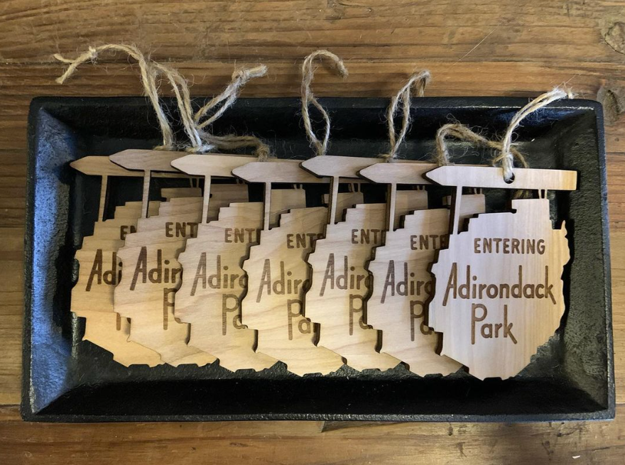 LhrManhim's tweet image. With Christmas right around the corner, it's the perfect chance to pick up some decor to transition your space. Make sure you stop by Pine Cone Mercantile &amp;amp; North Woods Bread Co! 🎄👉lakehomes.site/3UstINg 

📷| @pineconemercantile
 #Christmasdecor #Decor #adklife #adirondac ...