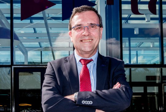 BiomeaUH's tweet photo. It is with pain in our hearts that we learn of the death of our former rector Luc De Schepper. He was a man of vision who led our university in 16 years, from the small LUC to a large and strong @uhasselt.

Thank you, Luc. We are enormously proud of everything you have achieved! https://t.co/Z7FVhQwieF