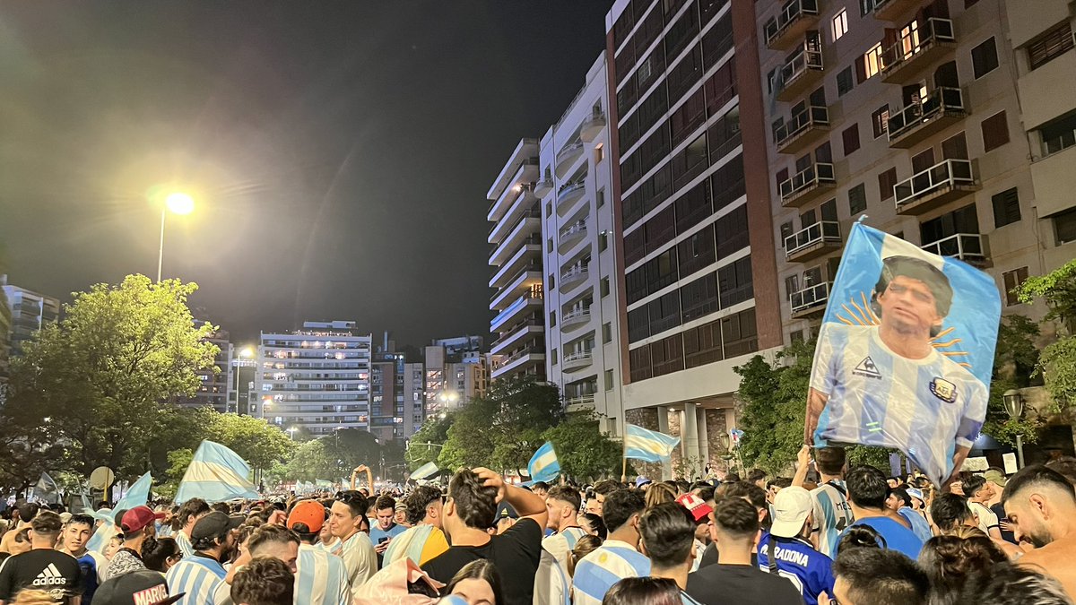 Quilmes_Cerveza's tweet photo. Córdoba es campeón del mundo 🏆 https://t.co/vdmdId9MYw