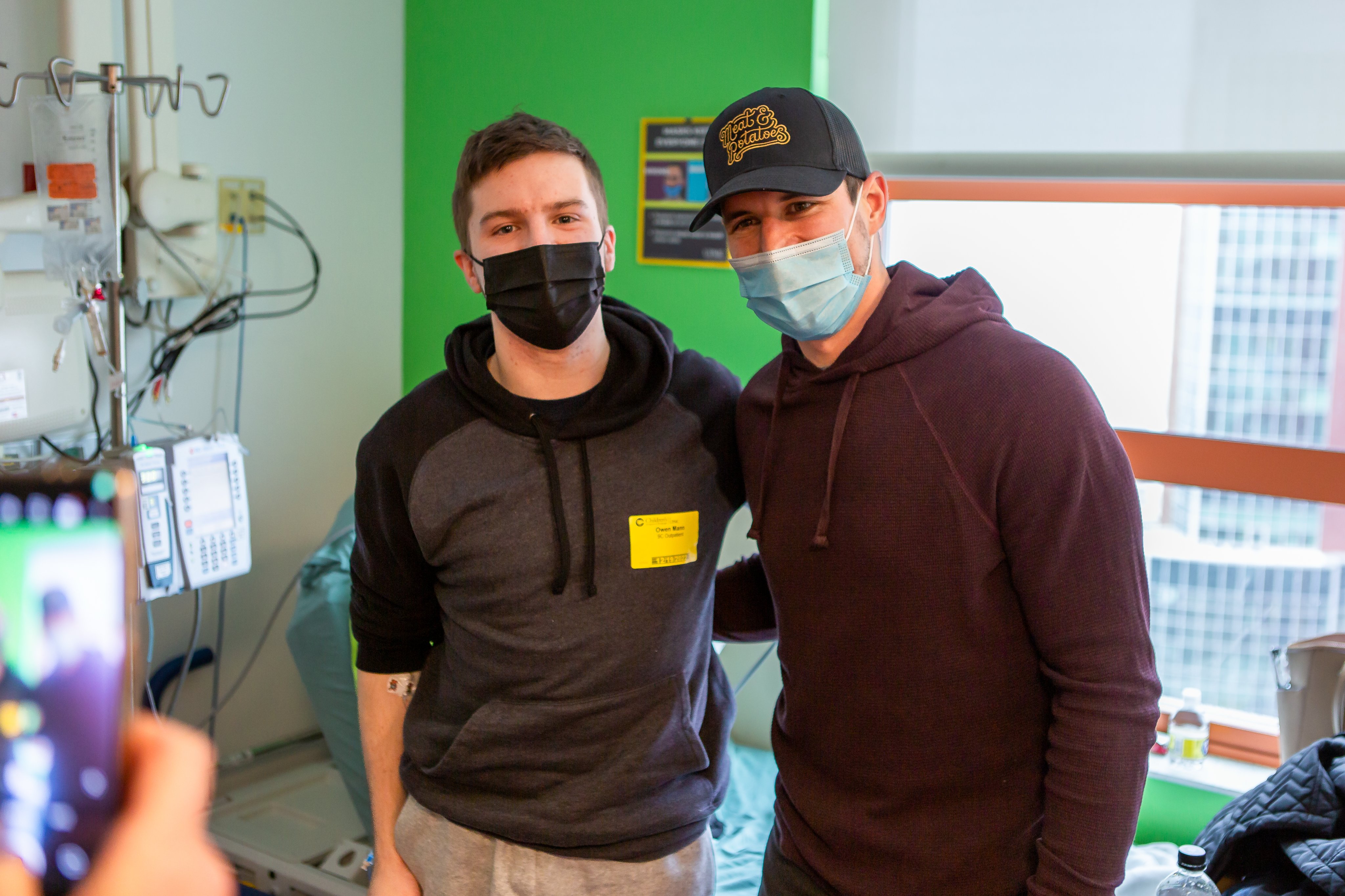 Sidney Crosby Visits the Children's Hospital of Pittsburgh 