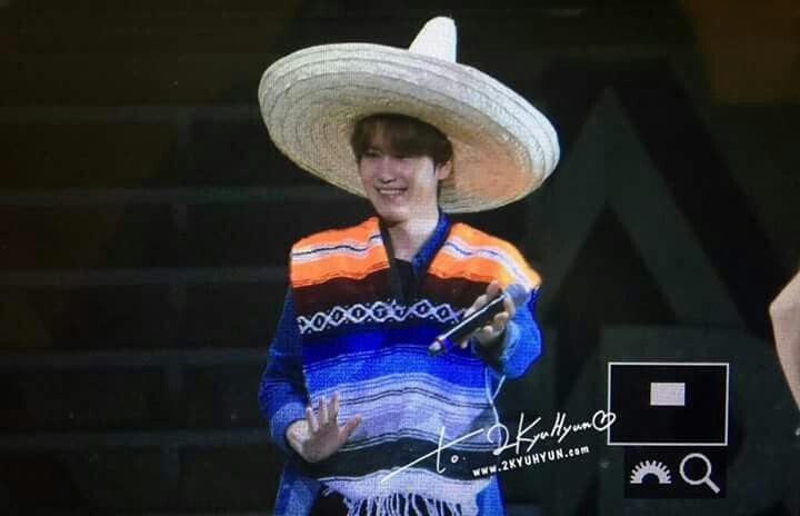 hyuksoftie's tweet photo. hilo de fotos de super junior en México porque allá siempre los tratan bonito y merecen otro concierto lindo 🫶 AGREGUEN LAS SUYAS CON LO SIGUIENTE: 
#RicardoSalinas traiga a #SUJUenlaArenaCDMX y vendan los boletos por #SuperBoletos. https://t.co/LQFXQXwzGZ