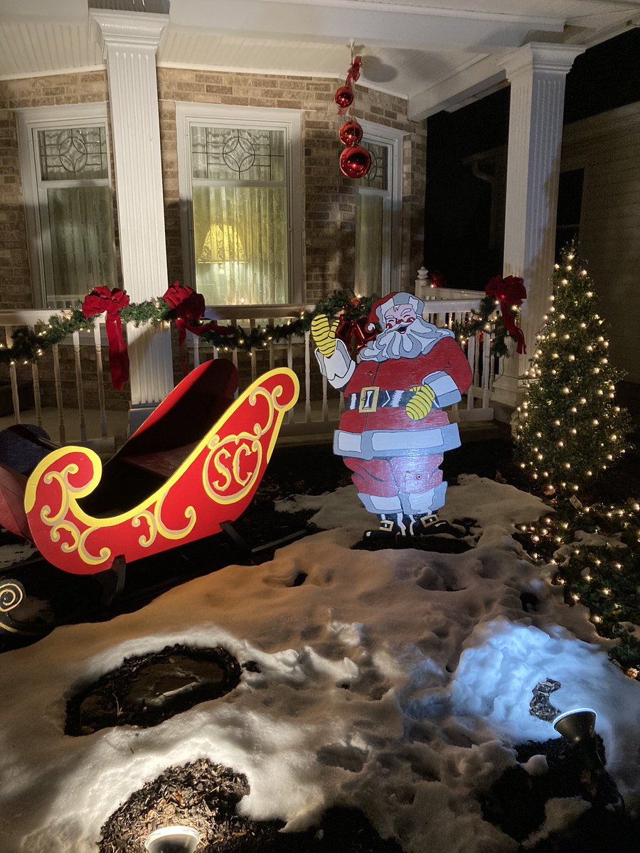 PReduzzi's tweet photo. We’re famous 🎄 https://t.co/B2lLIkV1Z1
