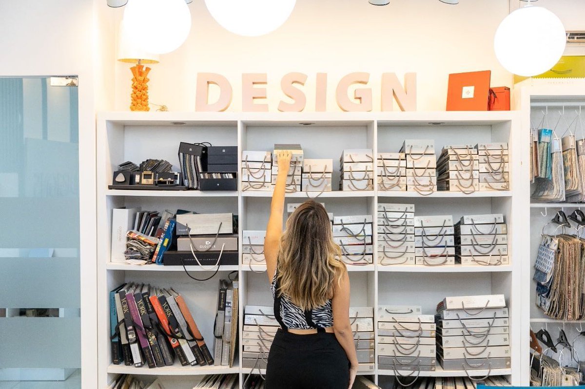 LaGaleriahn's tweet photo. En la #galeriahn tenemos el primer centro especializado en diseño de interiores. Puedes visitar @aygdesigns para conceptualizar tus ideas y hacerlas toda una realidad.🎨📐
#LaGaleríaLomas #Honduras #AgDesign https://t.co/xlhP1cvj7f
