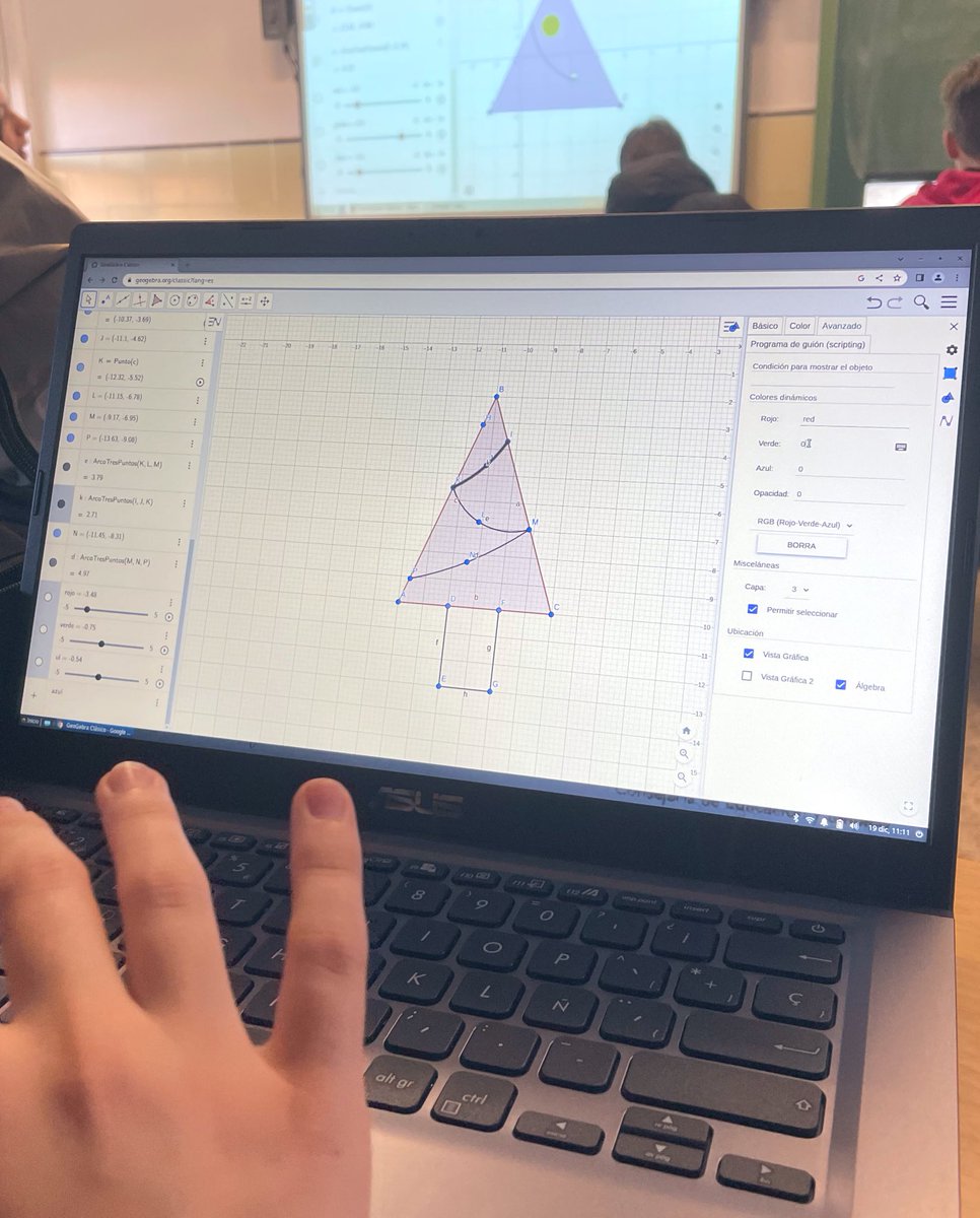 Quiero darte las gracias, <a href="/alegallardo28/">Alejandro Gallardo ۞</a> , por tu inspiración #GeoGebra