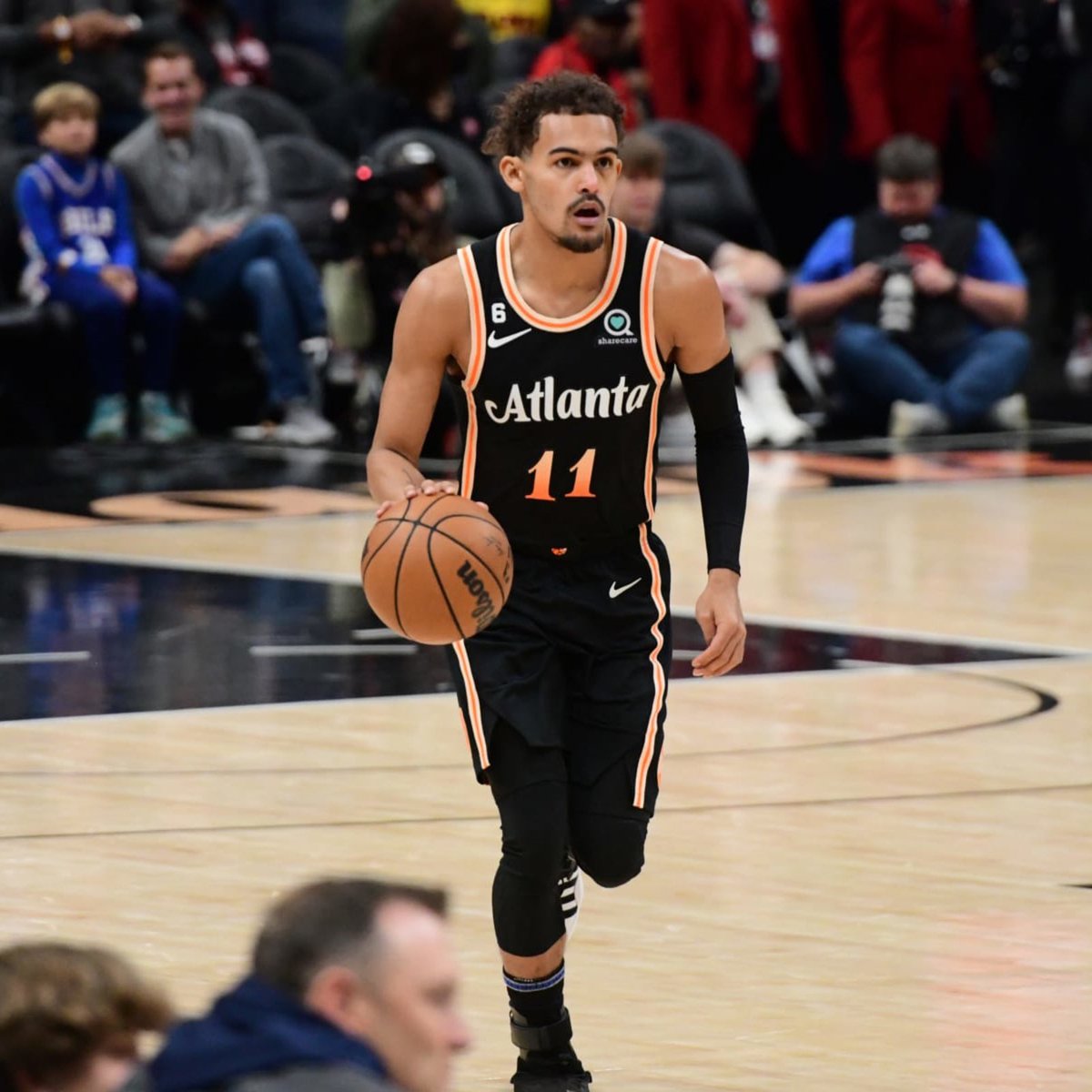 ATLHawksUni's tweet photo. City jersey in the A. Here's tonight's uni matchup⬇️⬇️

The Hawks are 2-1 in Peach this season (2-1 at home)

#TruetoAtlanta || #ORLvsATL https://t.co/VMtoeJiXeK