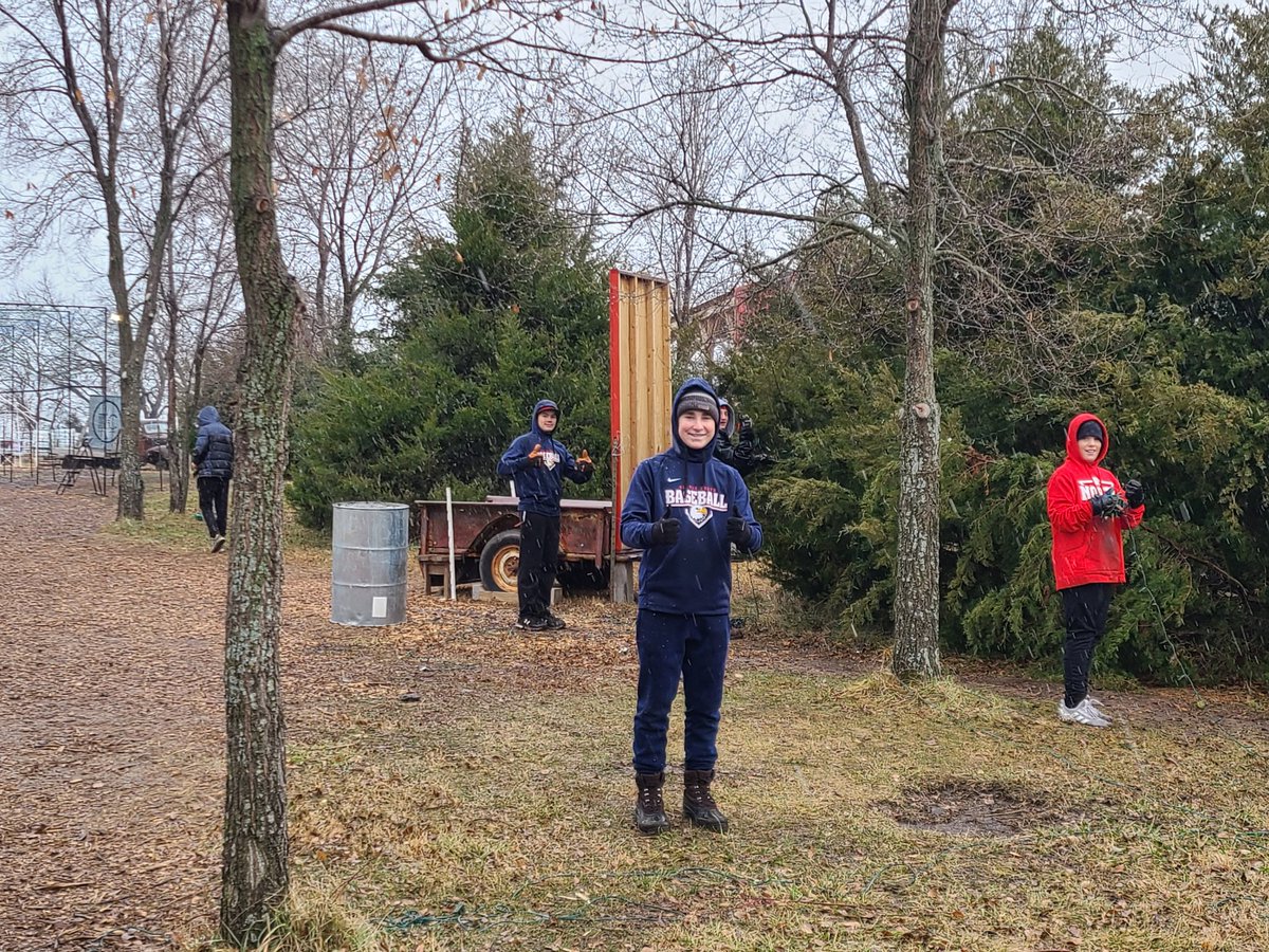 ONBsblBooster's tweet photo. The fellas from @EaglesOlathe were back at work again with KC Pumpkin Patch helping take down their spectacular light show.  A group of 25 to 30 players, parents, and coaches worked well through the elements! https://t.co/zyNg0oPMAw