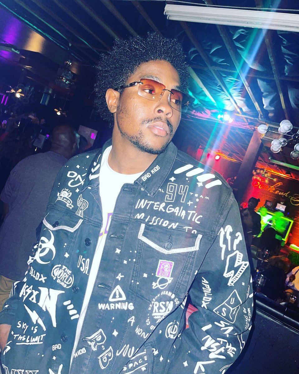 WayJose_'s tweet image. That guy