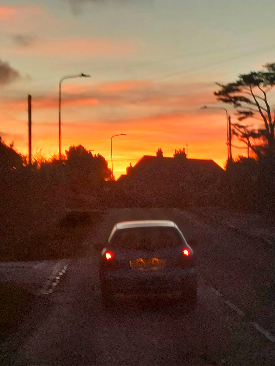 LJ_Believe's tweet image. #POstsbles
Tonight's winter sunset taken from the car. L