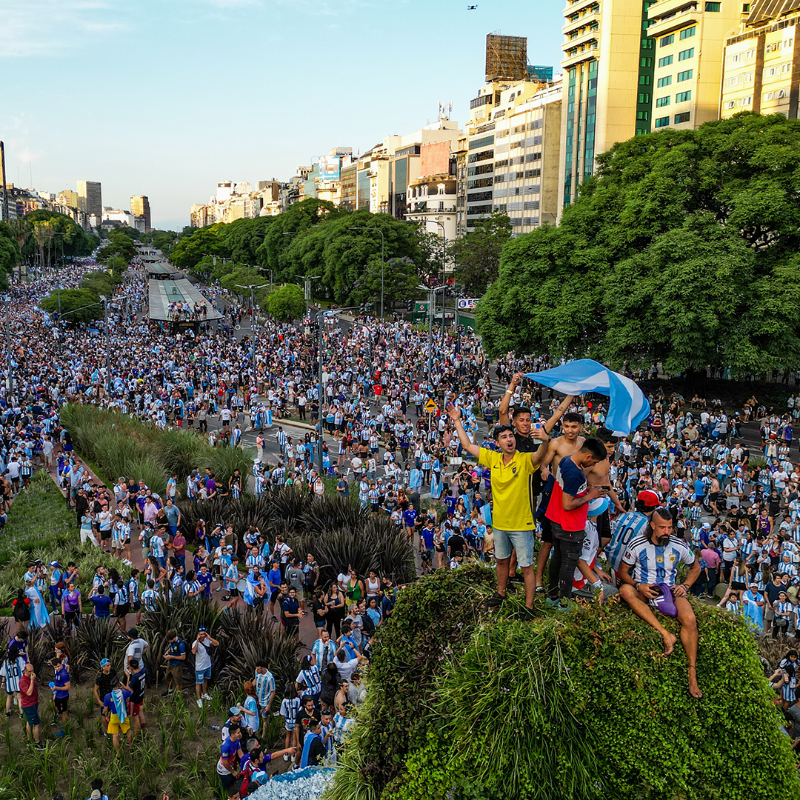 FIFAWorldCup's tweet photo. Incredible scenes from the capital 🇦🇷

#FIFAWorldCup #Qatar2022