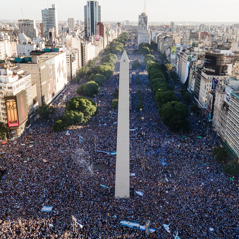 FIFAWorldCup's tweet photo. Incredible scenes from the capital 🇦🇷

#FIFAWorldCup #Qatar2022