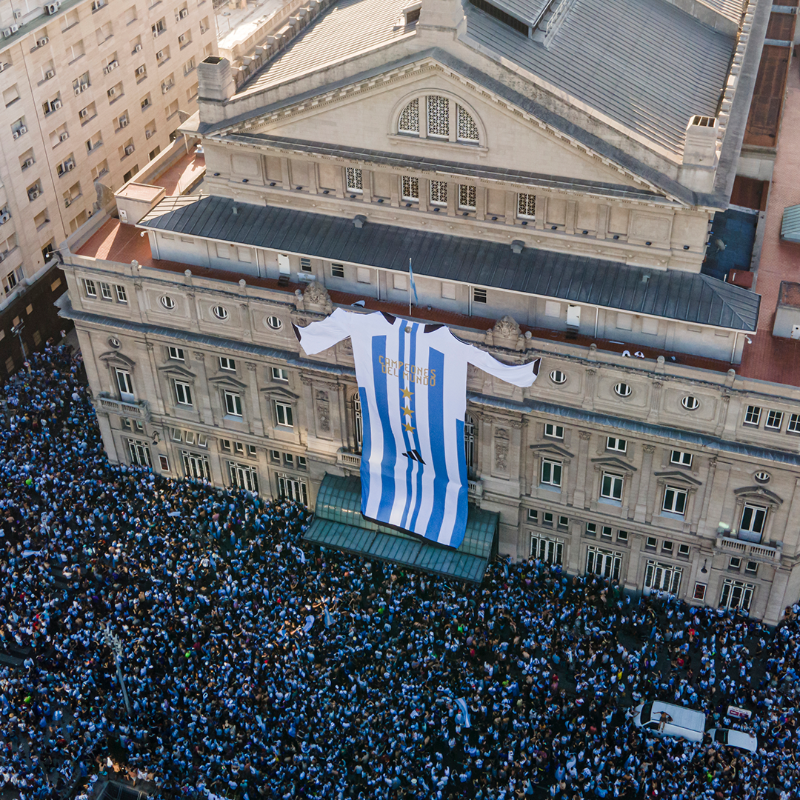 FIFAWorldCup's tweet photo. Incredible scenes from the capital 🇦🇷

#FIFAWorldCup #Qatar2022