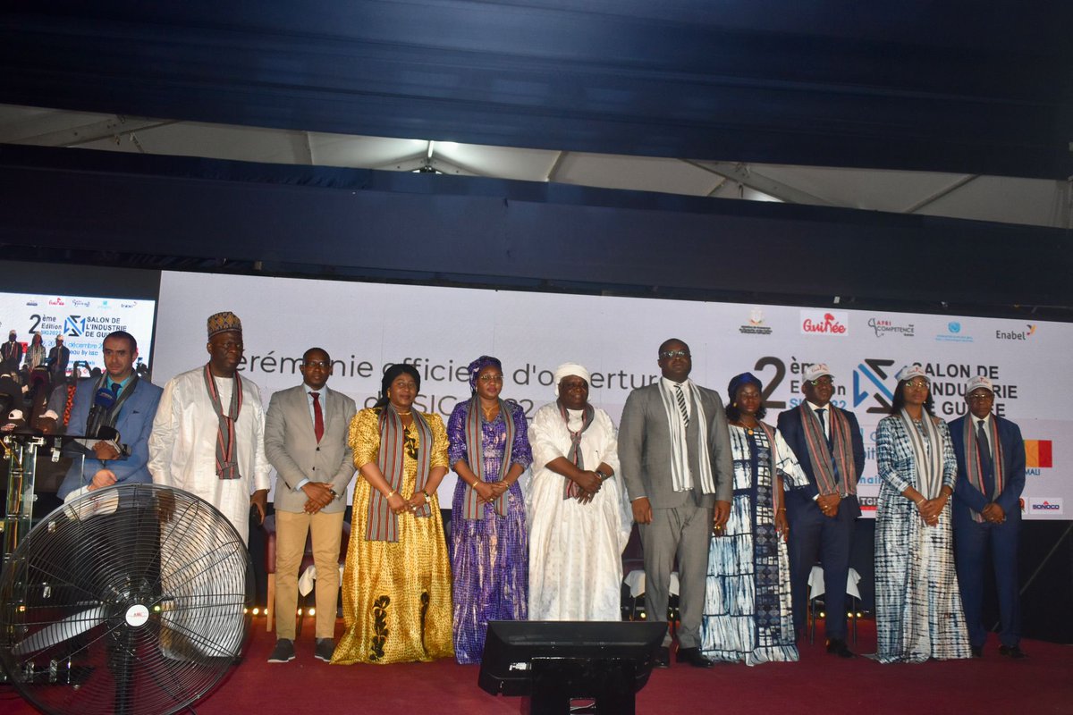 UNIDO_Guinea's tweet photo. #ONUDI soutien la 2me edition du Salon de l’Industrie de #Guinée - #SIG2022 - lancée ce lundi 19 décembre 2022 par le Premier Ministre, SE Dr. Bernard Goumou entouré de nombreux Ministres. #ZLECAf et Politique Industrielle au cœur de l’agenda. Forte participation Secteur Privé. https://t.co/CkQlNQ8WxD