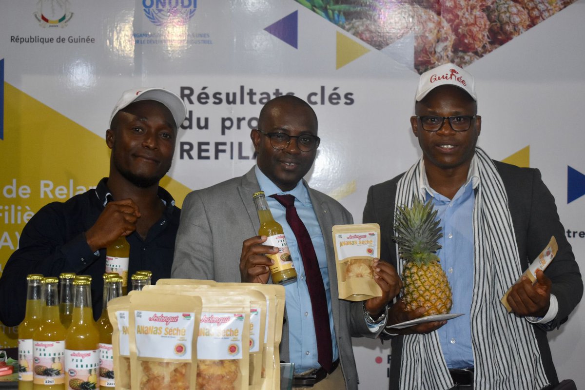 UNIDO_Guinea's tweet photo. #ONUDI soutien la 2me edition du Salon de l’Industrie de #Guinée - #SIG2022 - lancée ce lundi 19 décembre 2022 par le Premier Ministre, SE Dr. Bernard Goumou entouré de nombreux Ministres. #ZLECAf et Politique Industrielle au cœur de l’agenda. Forte participation Secteur Privé. https://t.co/CkQlNQ8WxD