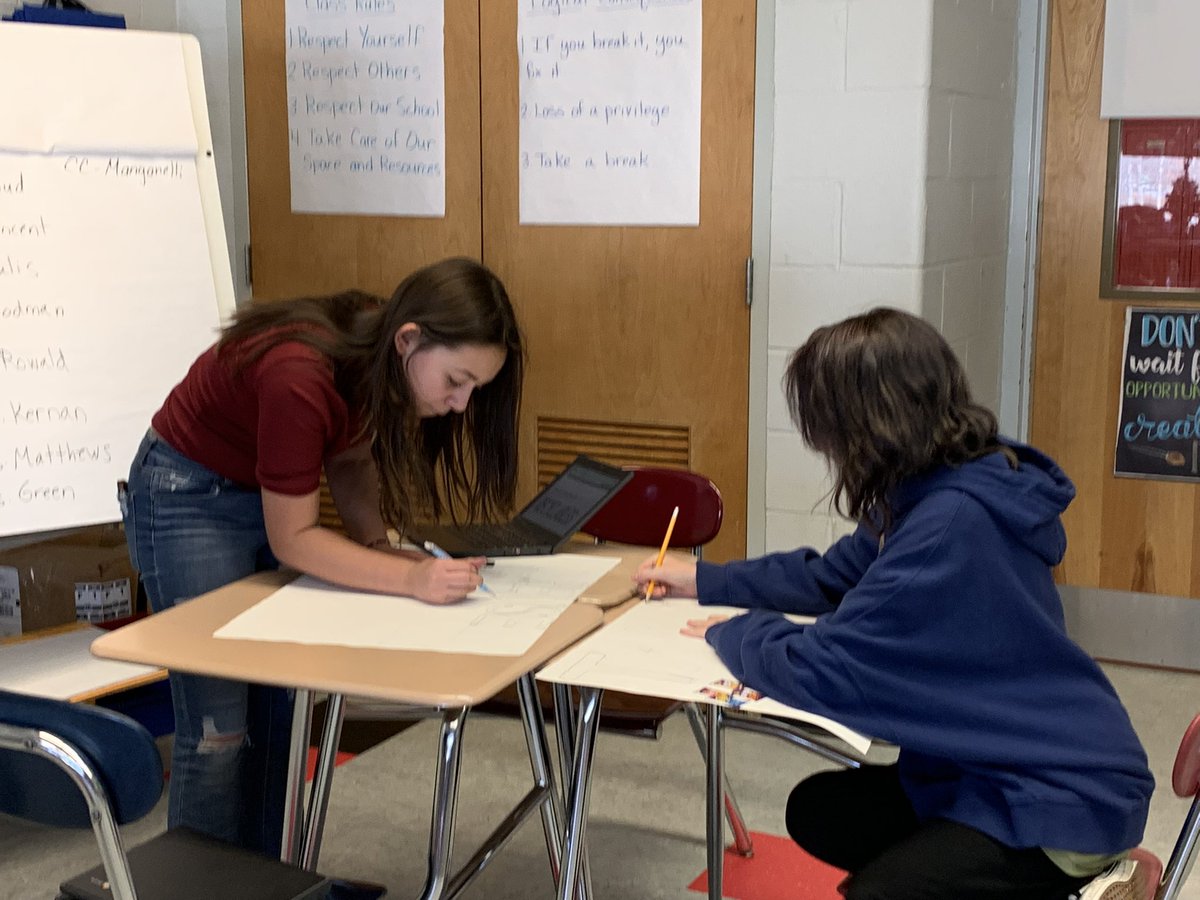 TManganelliKPSD's tweet photo. 7th graders finishing up their Community Partnerships team projects before the break. Excellent teamwork today! 👍🏻 #teamtakis #reusablebagdrive @KeyportSchools @KeyportCentral https://t.co/d0QxJjHjE2