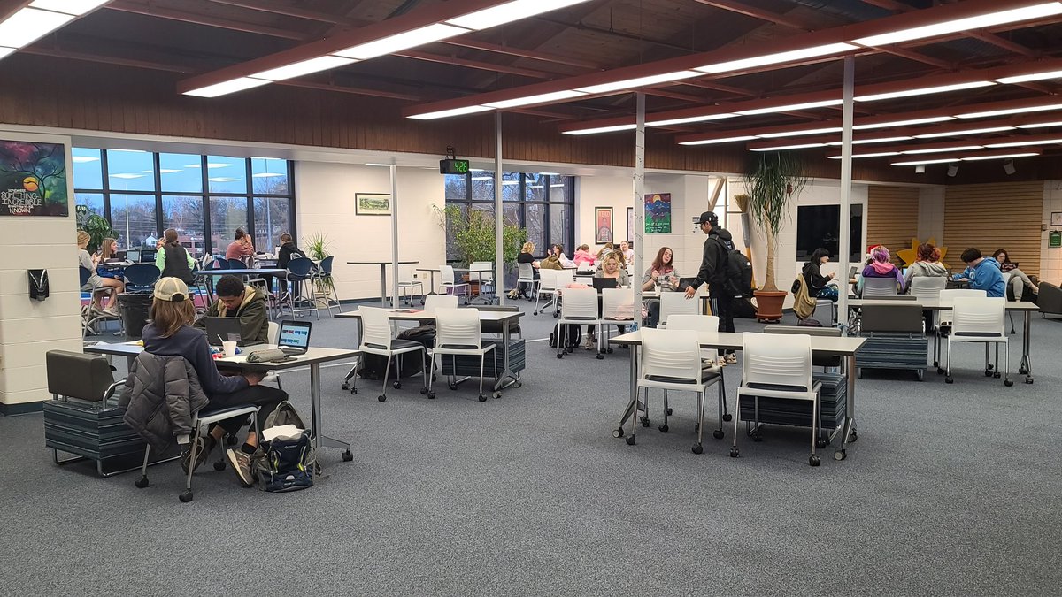 WHS Library tweet media