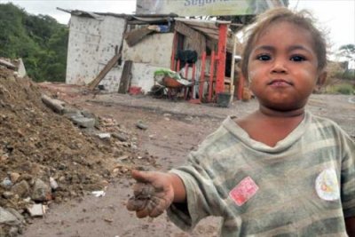 KUKASLADRONES1's tweet photo. HOLA @alferdez  PREGÚNTAN LOS CHICOS DEL CHACO.

QUE ES LA SELECCION ?
QUE ES UN FERIADO NACIONAL ?
Y QUE ES COMER DIA POR MEDIO ? https://t.co/Ajy7j376dR
