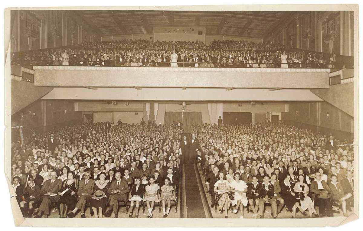 OldSydneyAlbum's tweet photo. Capacity crowd at Drummoyne's Kismet (later Odeon) Theatre in the late 1930's.

[@statelibrarynsw] https://t.co/eYtxwUJJrY