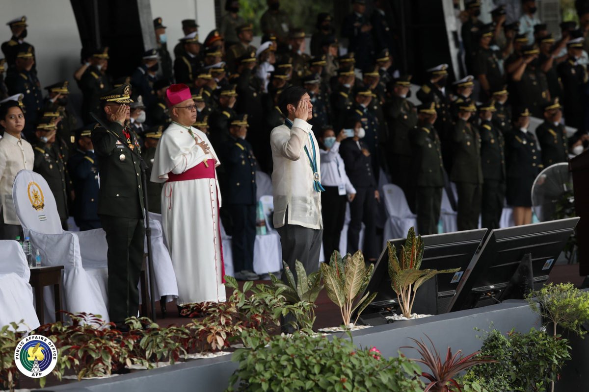 TeamAFP's tweet photo. The President and Commander in Chief His Excellency Ferdinand R. Marcos Jr leads the 87th founding anniversary rites of the AFP on Monday, December 19 at the Lapu-Lapu Grandstand.
Read: https://t.co/ZAP6pm1lwD
#AFPyoucanTRUST
#AFPat87 https://t.co/bWSjvGjNDb