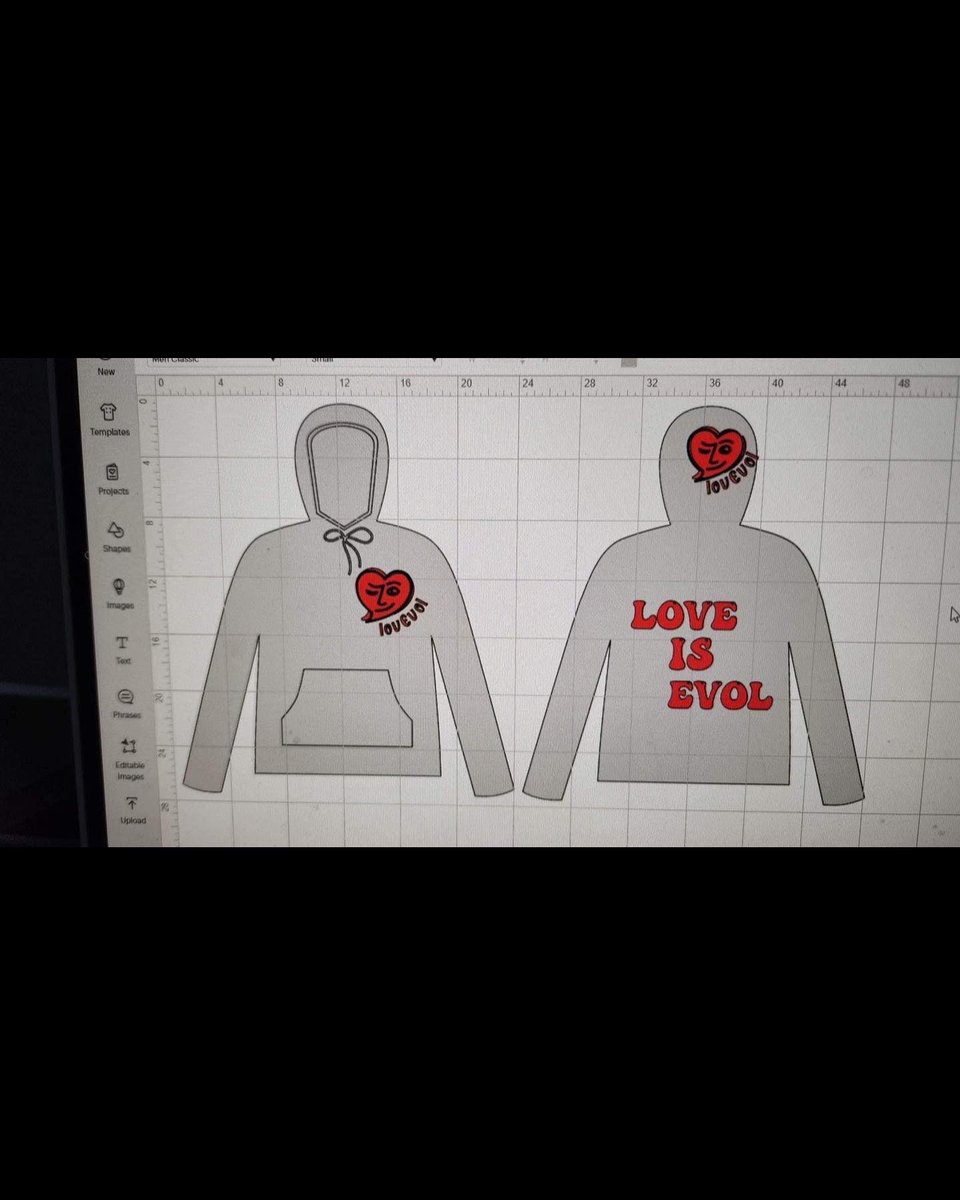 slimpeezyyy's tweet photo. let’s see how this go, I been holding out on this for a minute 😣 if you ever been thru a heartbreak or just been in love then this the hoodie for youuu !!! “Love is Evol” 💔 or look at Evol spelled backwards &amp; “Love is Love” 💕❤️ now taking orders 🤞🏾  !!! 

#LoveIsEvol ❤️🖤 https://t.co/tKj8ogp62o