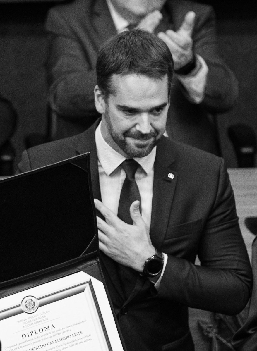 🟢🔴🟡🧉 Devidamente diplomado para a enorme missão que é a de governar o nosso querido Rio Grande do Sul. Seguimos juntos por mais avanços e conquistas. Conto com todos vocês! 

📸 <a href="/mauriciotonetto/">Maurício Tonetto</a>