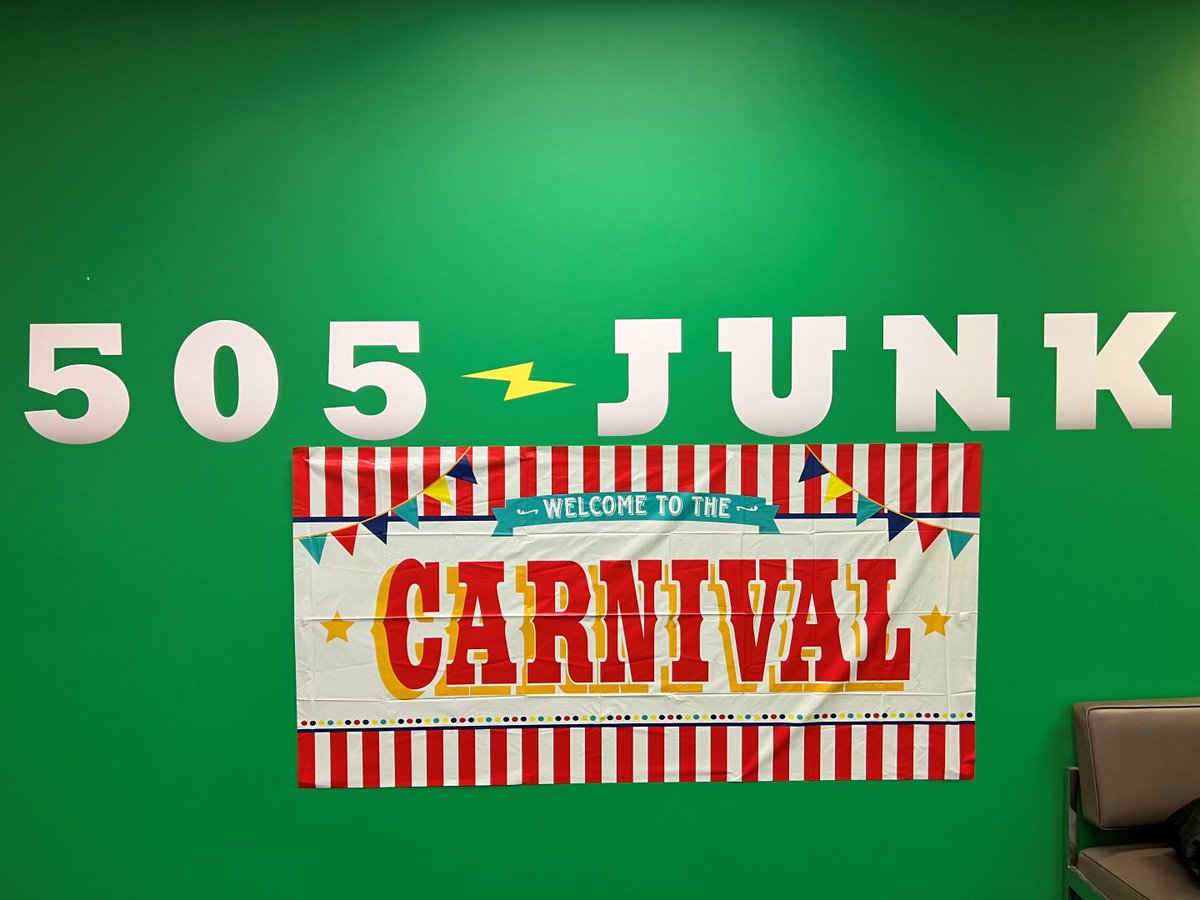 505Junk's tweet photo. Nothing's better than popcorn, cotton candy, and fun games! We had a blast this weekend at our Holiday Carnival 🎪

#505junk #team https://t.co/zmZshP6RDV