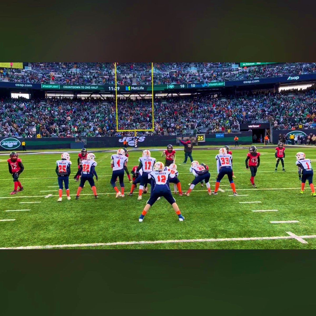 mandabgp's tweet photo. Noah got to play at halftime today during the Jets game yesterday. Must be so awesome to be a kid with big dreams &amp; feel what it’s like to play in a stadium 🏟 https://t.co/0UdrMTEG45