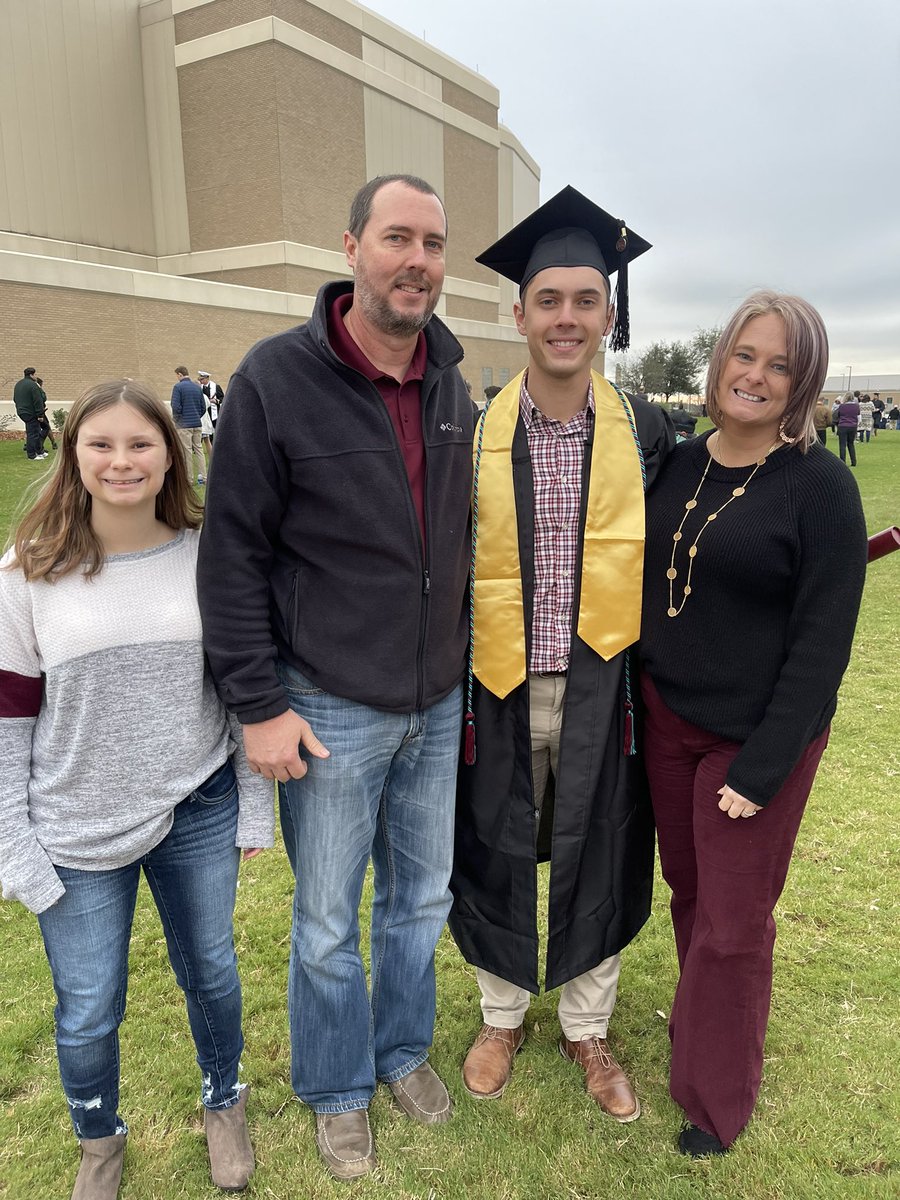 duanabrashear's tweet photo. Congratulations @brycebrashear for graduating from THE @TAMU! https://t.co/p1BsEcqY9V