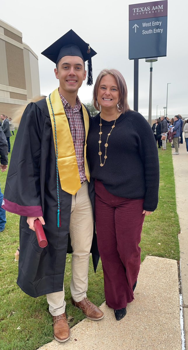 duanabrashear's tweet photo. Congratulations @brycebrashear for graduating from THE @TAMU! https://t.co/p1BsEcqY9V