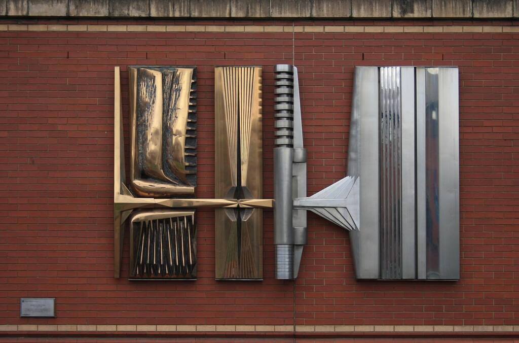 modernbrutal's tweet photo. Day 19 Advent - Brian Asquith’s sculpture Elements-fire-Steel 1965 on the Sheffield Hallam campus although originally unveiled at the Westminster bank.

#buildings #architecture #archilovers #archdaily #modernbrutal #geometric #Architecturelovers #modern… https://t.co/IZqPG9JsMa https://t.co/uJflUuucAk