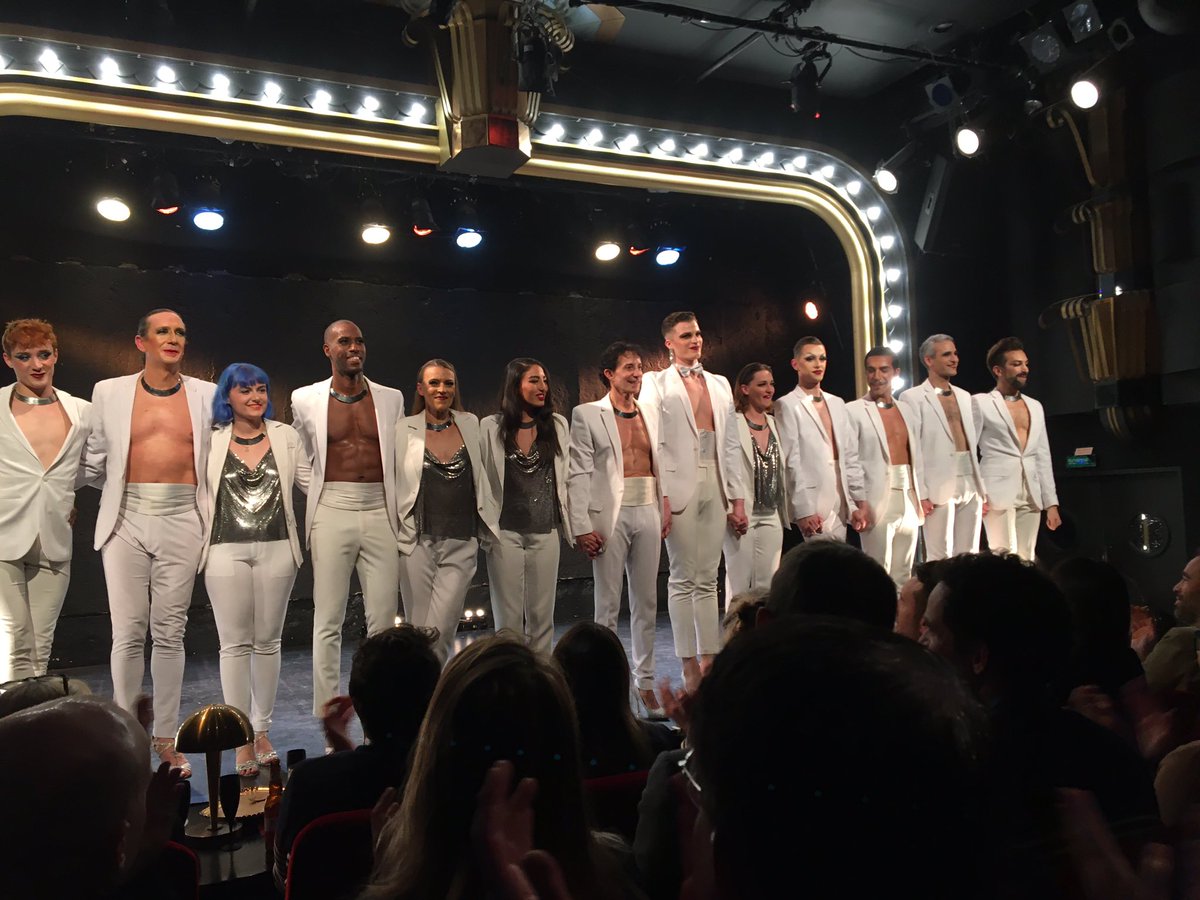 Fredhoc's tweet photo. Vu ce soir le très bon cabaret Mixity. À découvrir au @TheatreLepic dès janvier prochain. 

👉🏻 https://t.co/viUqHRTqXG https://t.co/1wP2Kejnqm