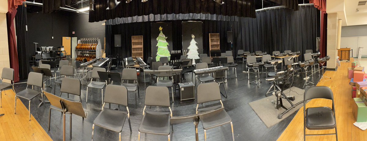 MLKchorus's tweet photo. Getting ready!!! 🤗 https://t.co/j8aQetkfZx