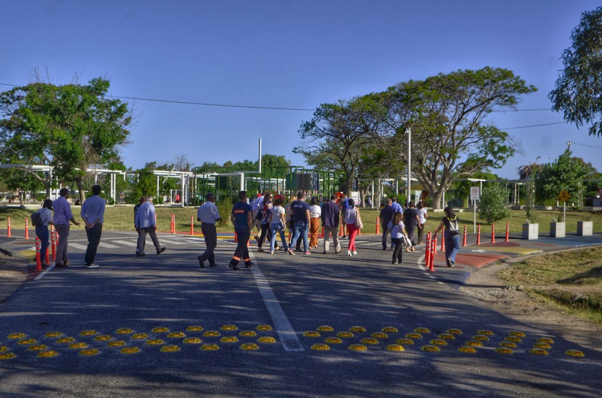 Hoy se inauguró la intervención de urbanismo táctico de Activate, un hito en el proceso colectivo de este piloto!
La próxima etapa consiste en la evaluación del proceso y de la intervención realizada.

<a href="/PNUDUruguay/">PNUD Uruguay</a> <a href="/ProyectoMoves/">Proyecto MOVÉS</a> <a href="/sanjosegobierno/">Intendencia de San José</a> <a href="/CdP_Municipio/">Ciudad del Plata</a>