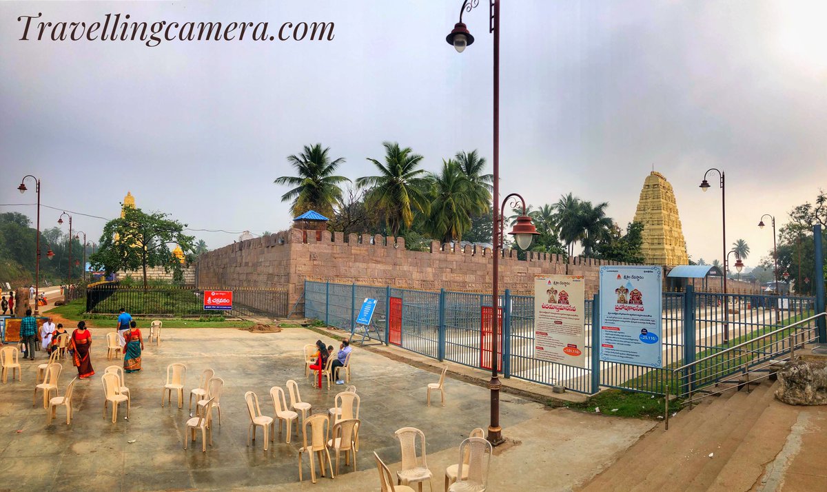 photojourney_tc's tweet photo. Day 10: started our day from Markapuram. After exploring Sri Bhramaramba Mallikarjuna Swamy Ammavarula Devasthanam and Srisailam Dam, we headed to Hyderabad through the magnificent Nallamala forest. Golconda Fort. Met our friend Akash.
#travellingcameraonroad #shotoniphone8plus https://t.co/wJPI9jRLxm