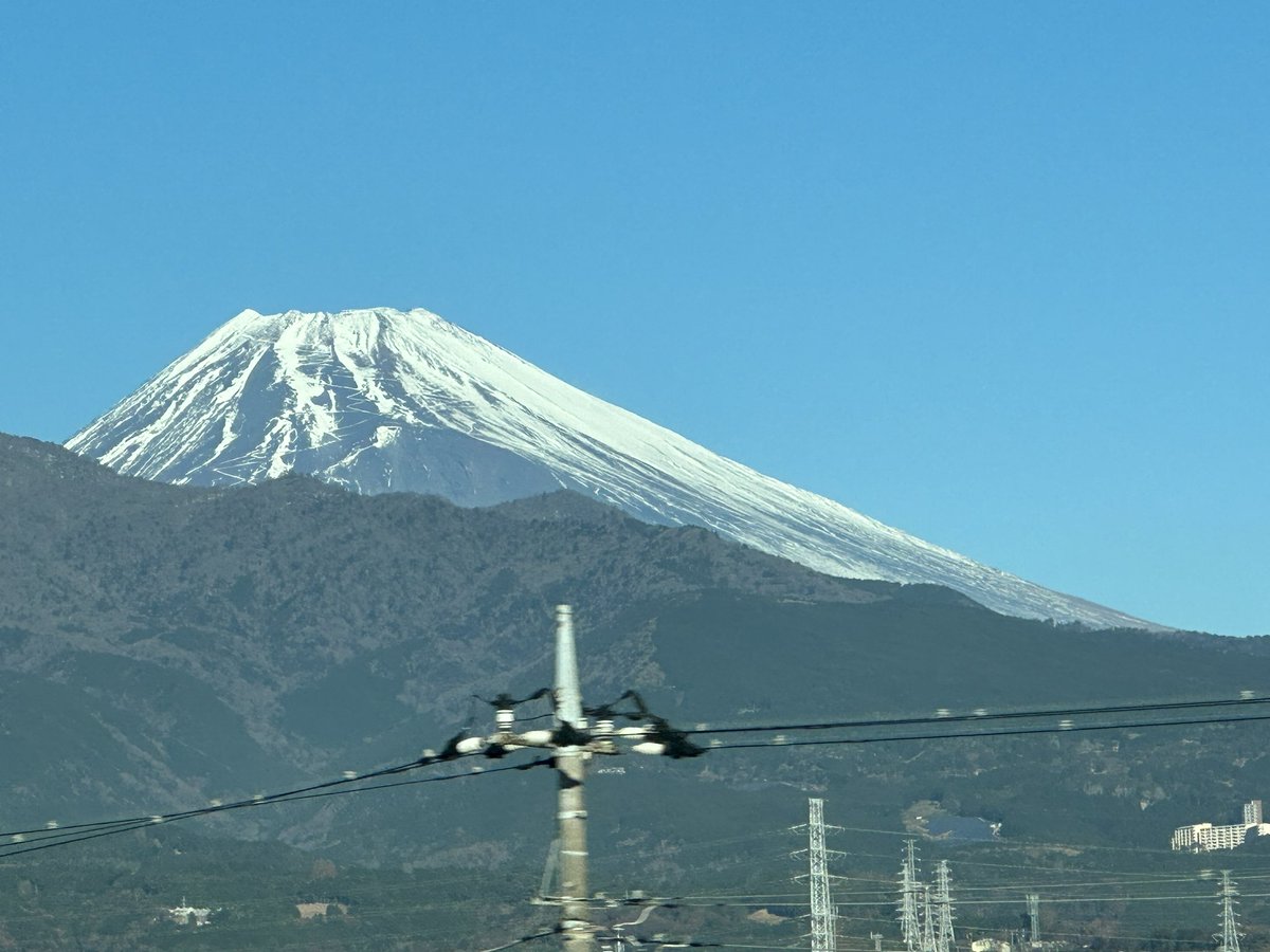abtaro's tweet photo. Today’s Mt. Fuji from Shinkansen. https://t.co/8yIGqYntDx
