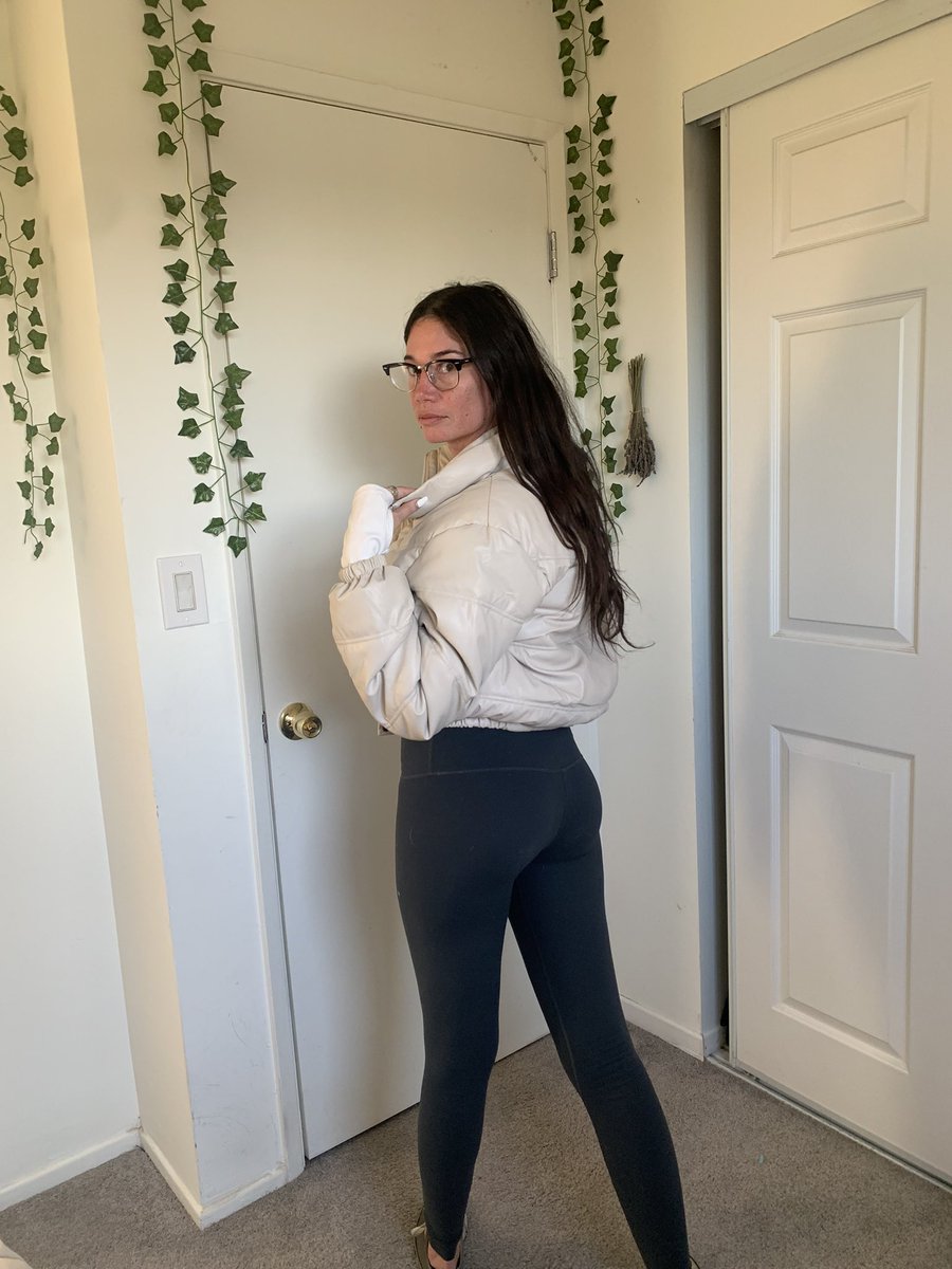 WatchShooterBae's tweet photo. https://t.co/rl1GgsTzvc
Come watch me be a weirdo! ❤️🎮 #ShooterBae #ShooterBaeStreams  #GirlGamer #GamerBabe #nerdy #idigvideogames #fortnite #twitchbabe #GameOver #BAEwatch #daddygang #professionalWeirdo #themeparkexpert #irideyoshi #SGC #fyp #foryoupage #SavageGamersClothing https://t.co/cmyAuuipaT