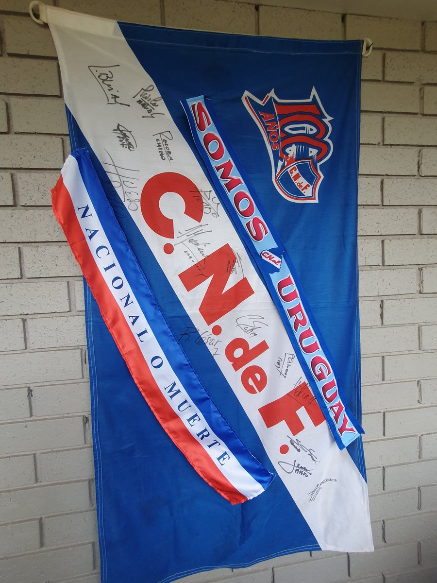 fernan_mir's tweet photo. Las réplicas de @7411Hinchada gracias @nicogarrone1 💪🏼🟥⬜️🟦 https://t.co/JhYBYDjkEc