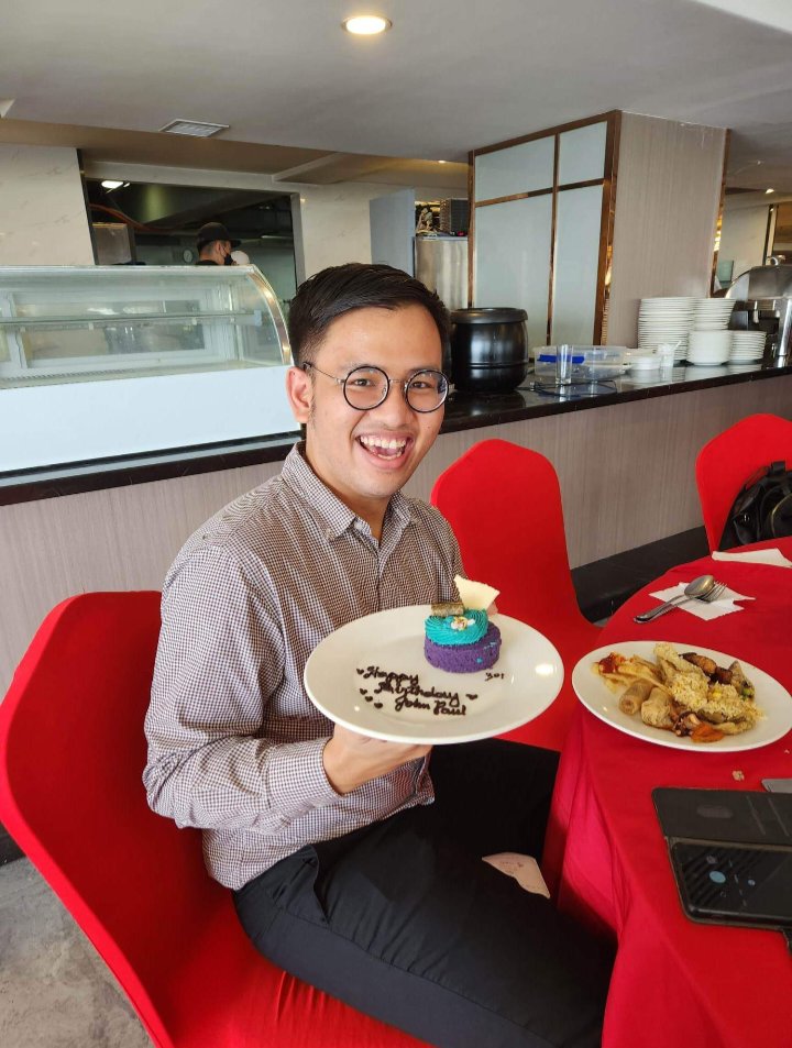 dumidyeypee's tweet photo. And another year! 😊🎂 #HBDJP https://t.co/paWyGedySp