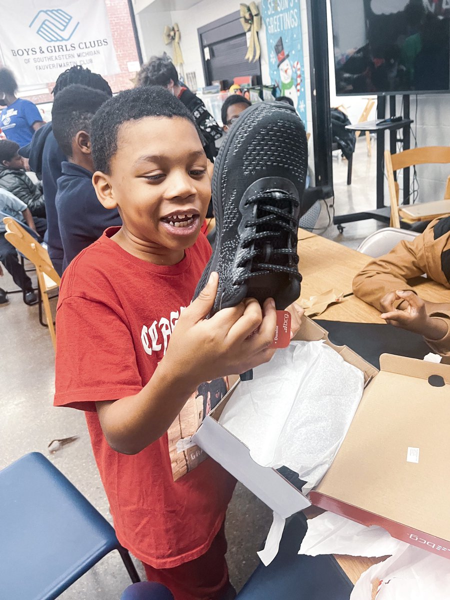 IMagINeForYouth's tweet photo. Last week, Kicks for Kids visited the Boys and Girls Club in Highland Park, Michigan. 👟💙⭐️

150 kids received a new pair of shoes, drawstring bag, shirt, frisbee and ball donated by Blossom Children’s Center, and more.

Thank you to A Champion’s Shoes for helping us this year! https://t.co/xckABLvMzZ