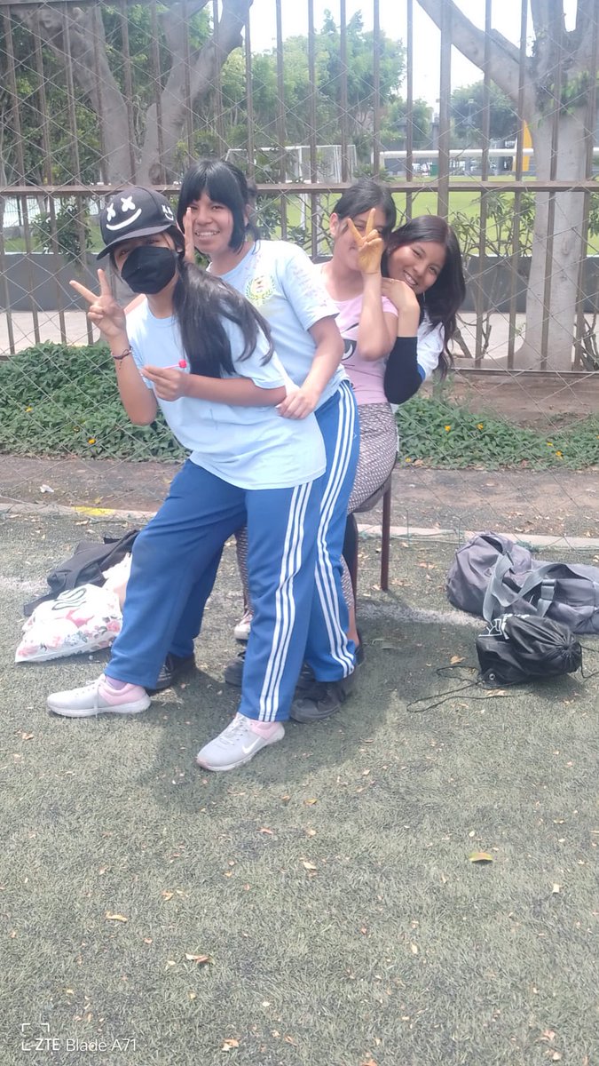 Sanlukn's tweet photo. Gracias por todo chicas, creanme que jamás olvidare esto, las amooo 
E, C, J ✨❤️ https://t.co/Z4coekXx8w