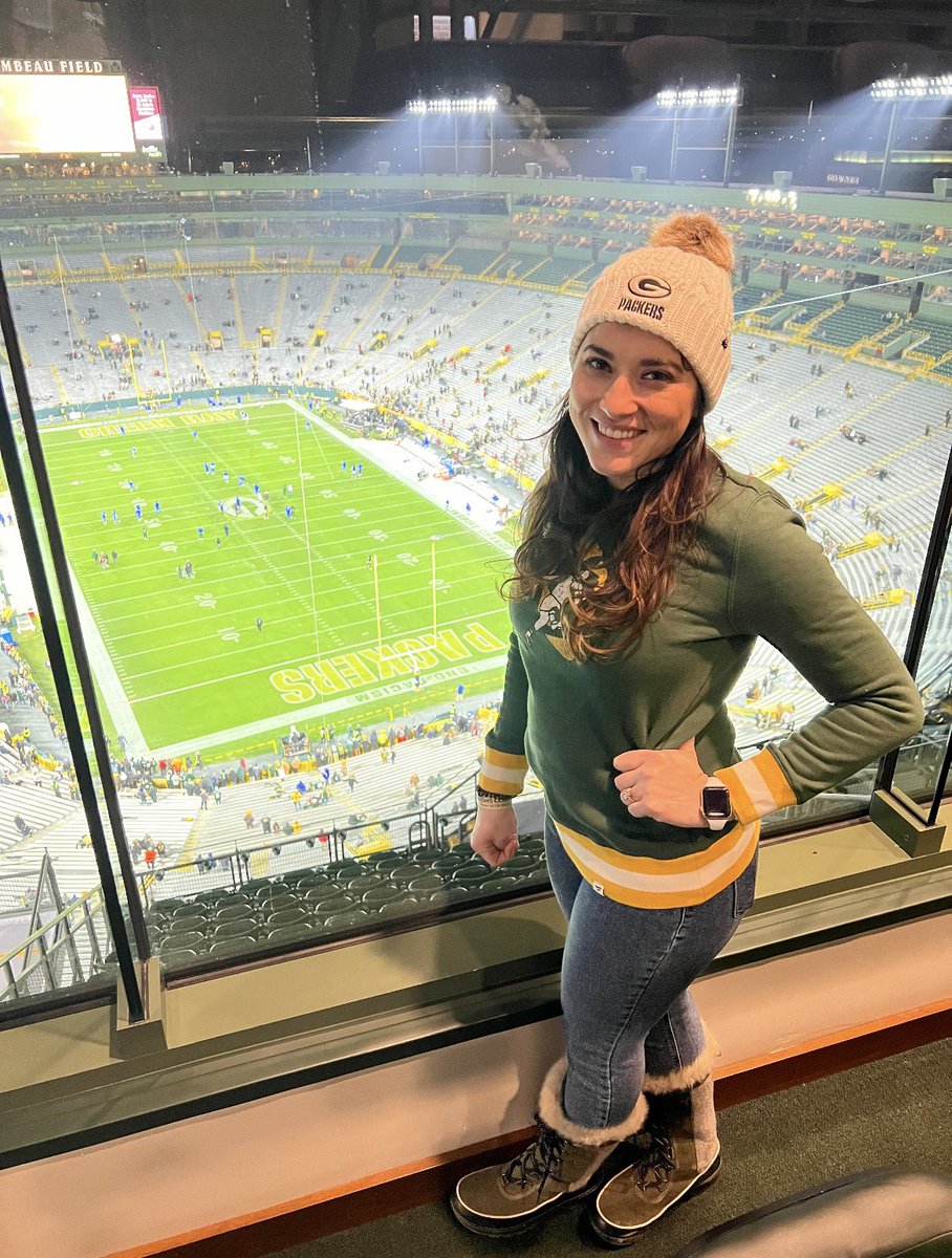 cdelgado10's tweet image. Get Loud Lambeau!!