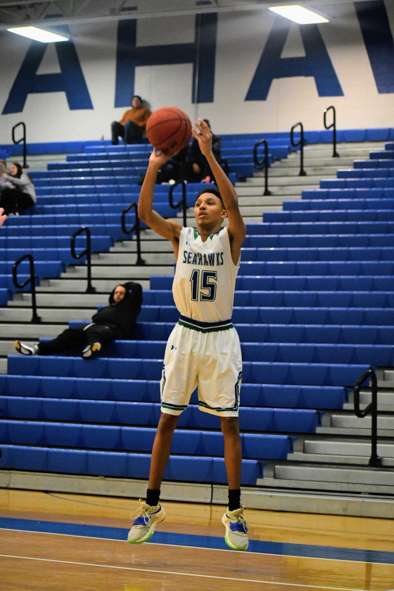 South Lakes JV Boys Basketball hangs on in the last few seconds to force overtime against W&amp;L. Neither team could best the other, game ends in a tie 68-68.
<a href="/SeahawkSports/">South Lakes Athletics & Activities</a> 
<a href="/SeahawkBoosters/">South Lakes Boosters Club, Inc.</a> 
<a href="/SLSeahawksBball/">South Lakes Boys Basketball</a>